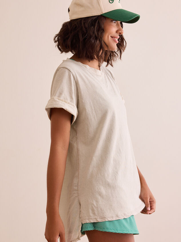 Find Your Stride Oversized Tee Detail 4 - TULLABEE