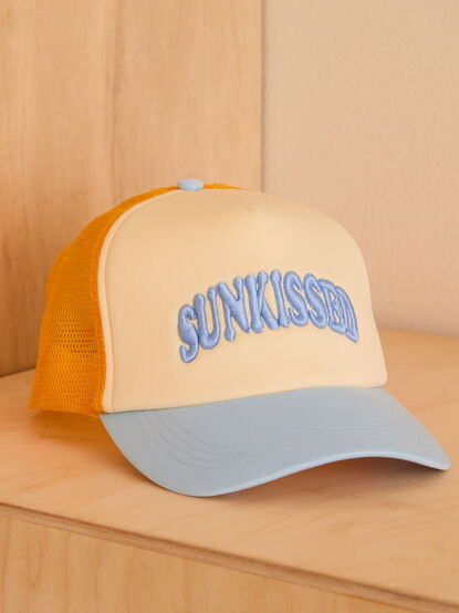 Sunkissed Trucker Hat - TULLABEE