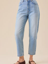 Bella Mom Jean Detail 2 - TULLABEE