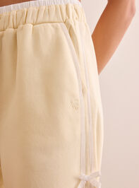 Pit Stop Bow Sweatpants Detail 6 - TULLABEE