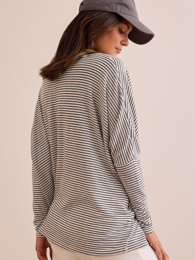 Zero Drag Oversized Long Sleeve Top Detail 5 - TULLABEE