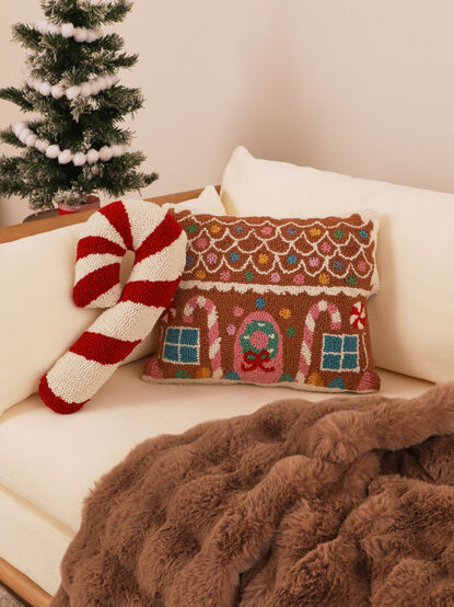 Gingerbread Dreams Pillow - TULLABEE