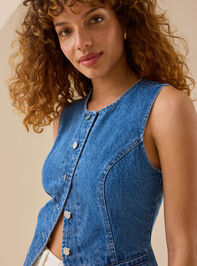 Daisy Button Up Denim Vest Detail 3 - TULLABEE