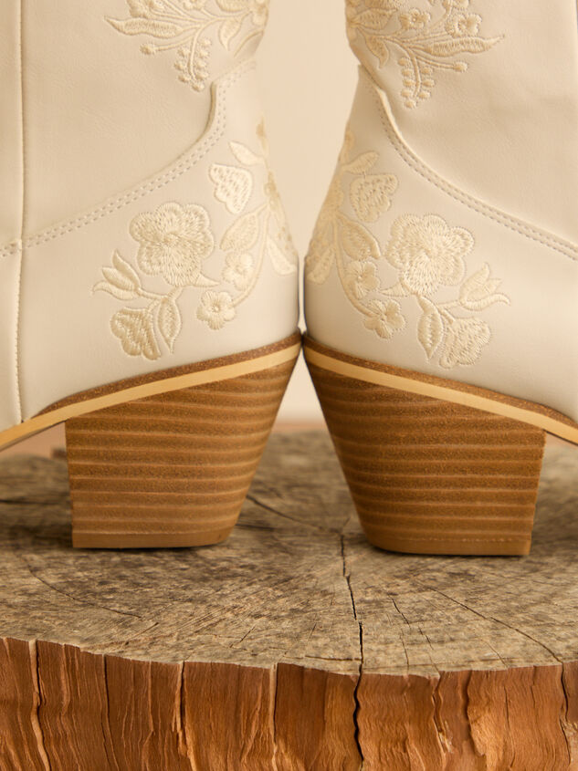 Caroline Embroidered Western Booties Detail 3 - TULLABEE
