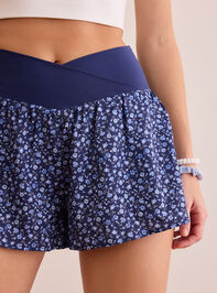 In Motion Crossover Shorts Detail 2 - TULLABEE