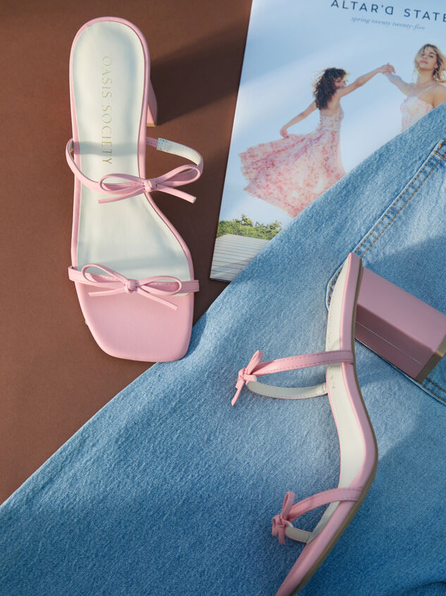 Wendy Double Bow Kitten Heels Detail 4 - TULLABEE