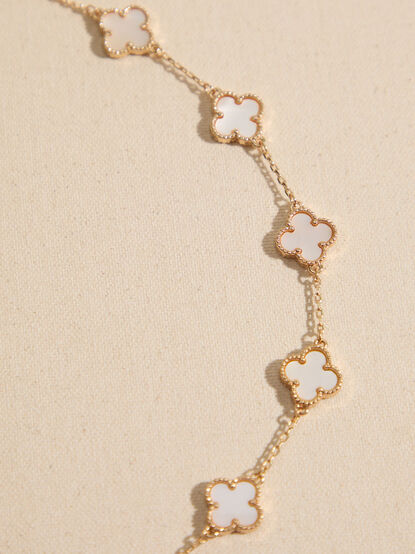 18K Gold Mother Of Pearl Clover Necklace - TULLABEE