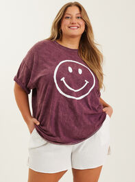 Smiley Face Oversized Tee - TULLABEE