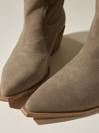Nelly Suede Boot Detail 3 - TULLABEE