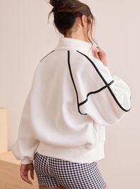 Peak Contrast Balloon Sleeve Pullover Detail 6 - TULLABEE