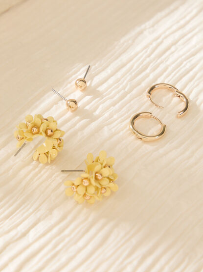 Flower Cluster Earring Set - TULLABEE