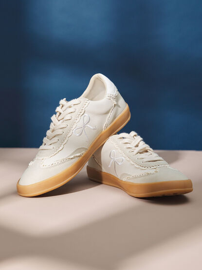 Julie Bow Lace Sneakers - TULLABEE