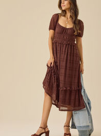 Lottie Textured Maxi Dress Detail 4 - TULLABEE