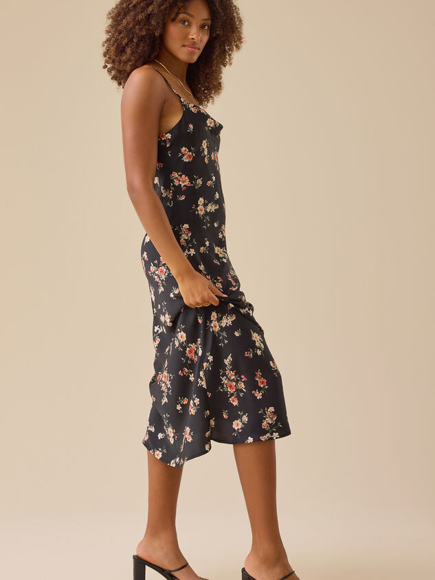 Kathleen Floral Maxi Dress Detail 3 - TULLABEE
