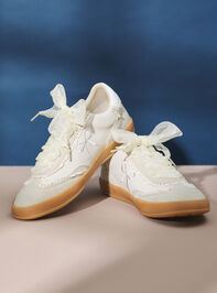Julie Bow Lace Sneakers Detail 3 - TULLABEE