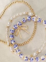 Painted Beads and Bow Bracelet Set Detail 2 - TULLABEE