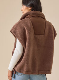 Nina Oversized Sherpa Vest Detail 6 - TULLABEE