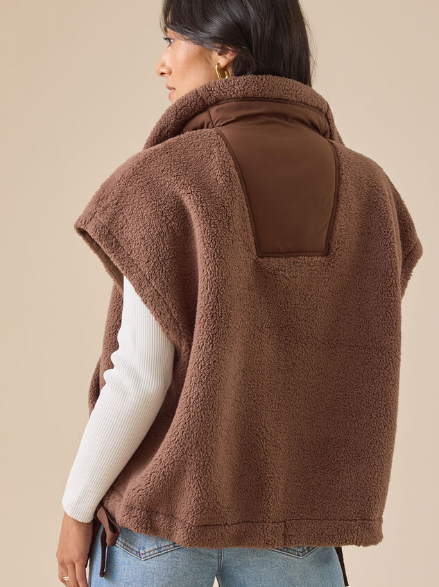 Nina Oversized Sherpa Vest Detail 6 - TULLABEE