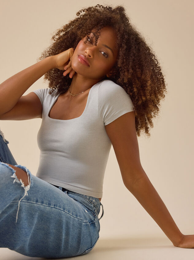 Everyday Seamless Top Detail 3 - TULLABEE