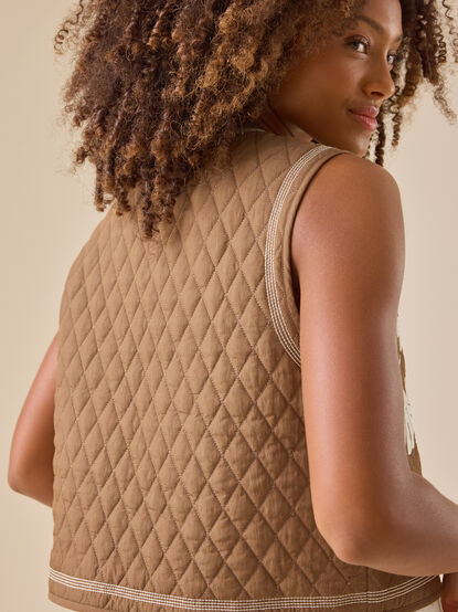 Carolina Floral Embroidered Vest - TULLABEE