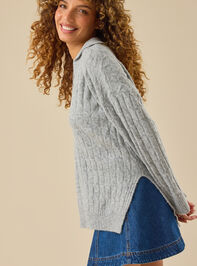 Alaiya Oversize Cable Sweater Detail 4 - TULLABEE
