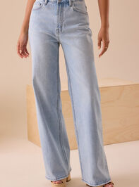 Marla High Rise Jeans Detail 5 - TULLABEE