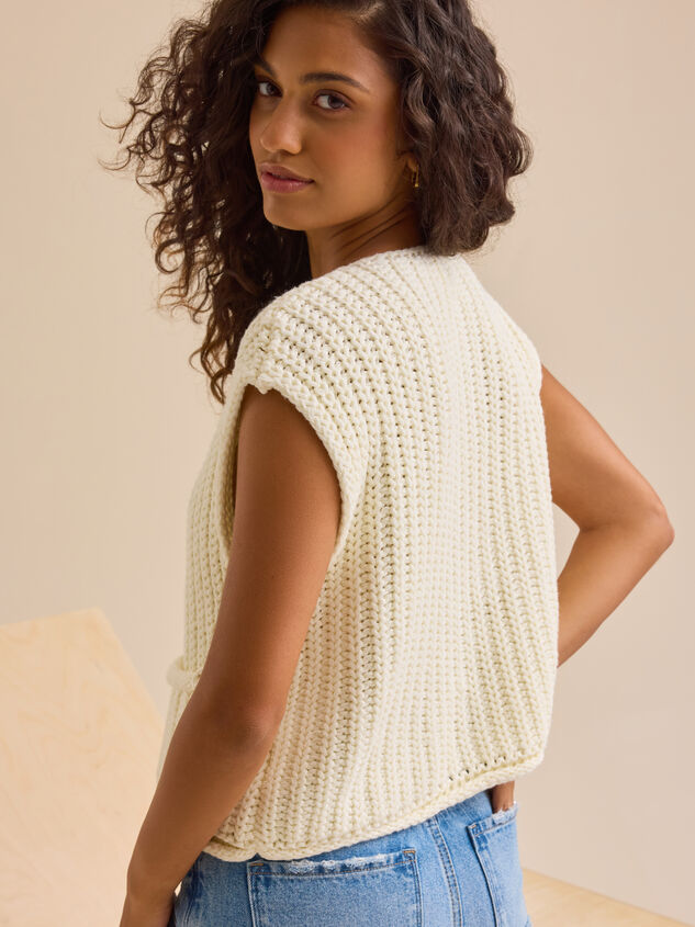 Nolan Cardigan Sweater Vest Detail 5 - TULLABEE
