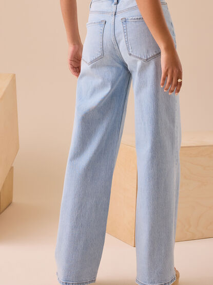 Marla High Rise Jeans - TULLABEE