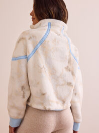 Sprint Camo Sherpa Quarter Zip Detail 4 - TULLABEE