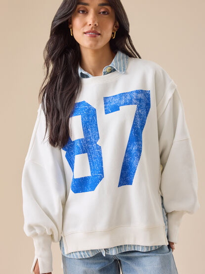 87 Graphic Sweatshirt - TULLABEE
