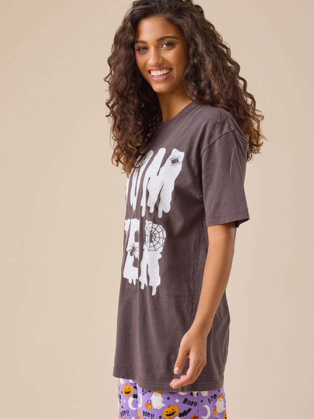 Mom-ster Oversized Tee Detail 3 - TULLABEE