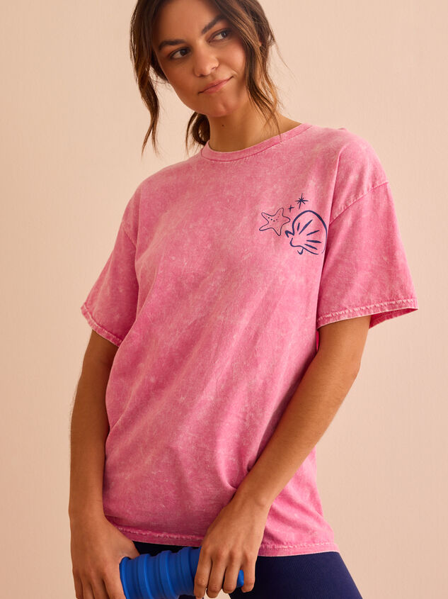 Meet Me At The Beach Graphic Tee Detail 4 - TULLABEE