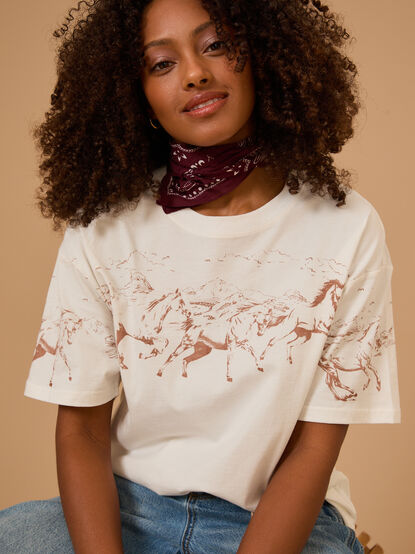 Running Horses Oversized Tee - TULLABEE
