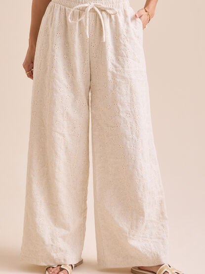 Dolly Eyelet Pants - TULLABEE