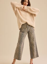 Ariana Oversized Sweater Detail 2 - TULLABEE