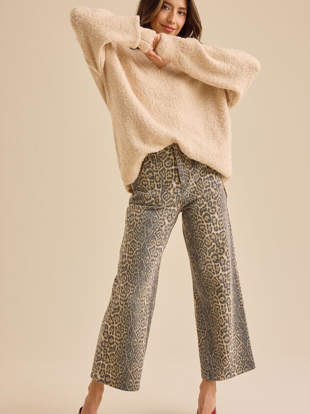 Ariana Oversized Sweater Detail 2 - TULLABEE