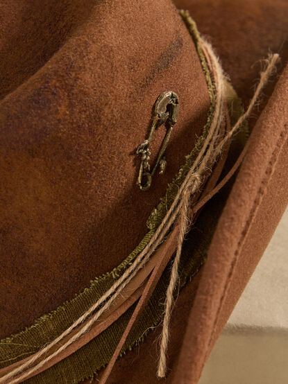 Miley Suede Hat - TULLABEE