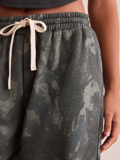 Recharge Camo Joggers - TULLABEE