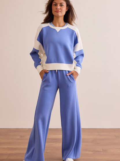 Supersoft Contrast Sweatshirt - TULLABEE