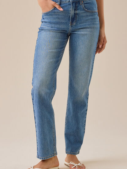 Brookie Mid Rise Jeans - TULLABEE