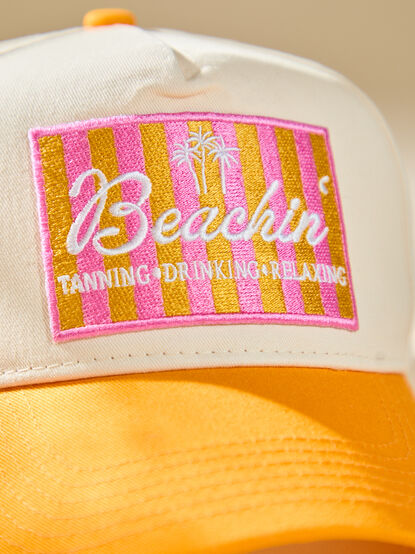 Beachin' Trucker Hat - TULLABEE