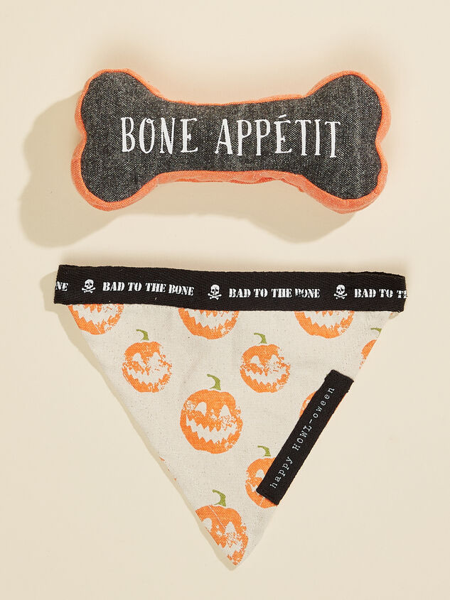Bone Appetit Dog Bandana & Toy Set Detail 1 - TULLABEE