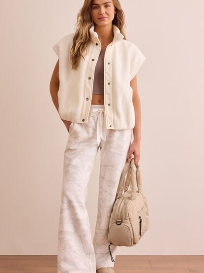 Full Sprint Camo Wide Leg Sweatpants - TULLABEE