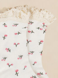 Lace Trim Crew Socks Detail 2 - TULLABEE