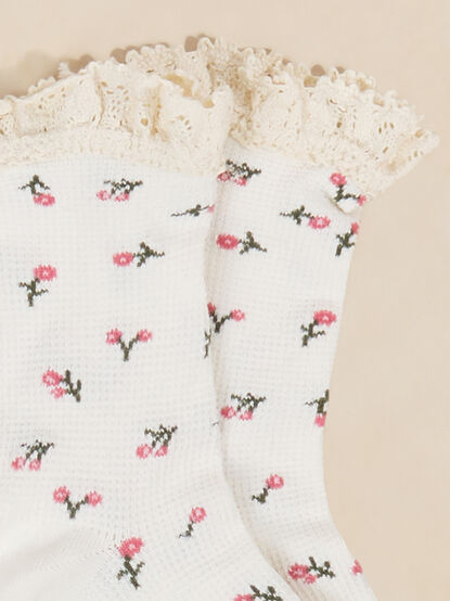Lace Trim Crew Socks - TULLABEE