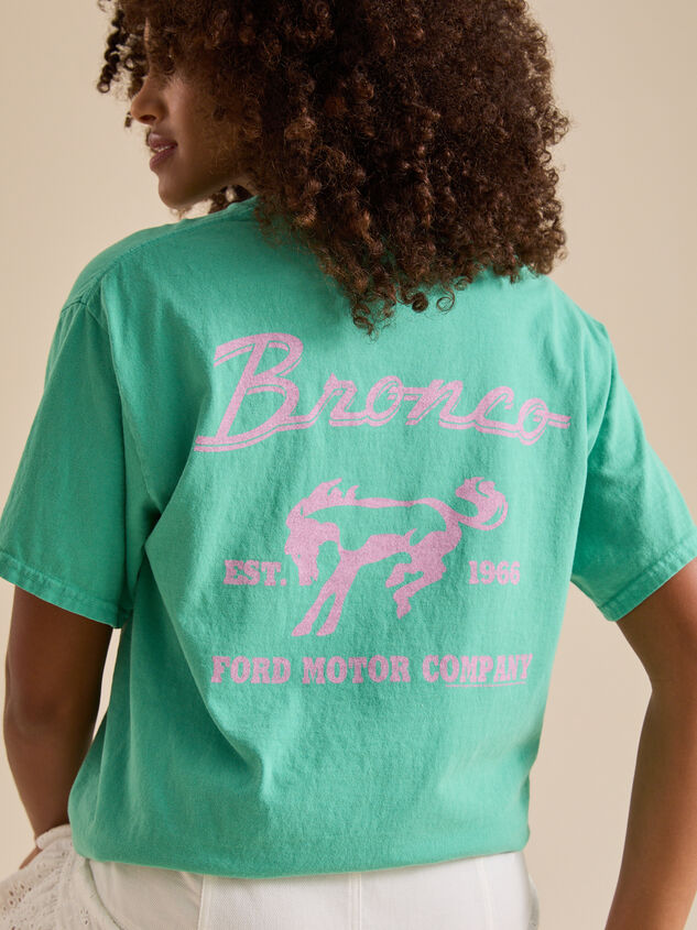 Bronco Oversized Graphic Tee - TULLABEE