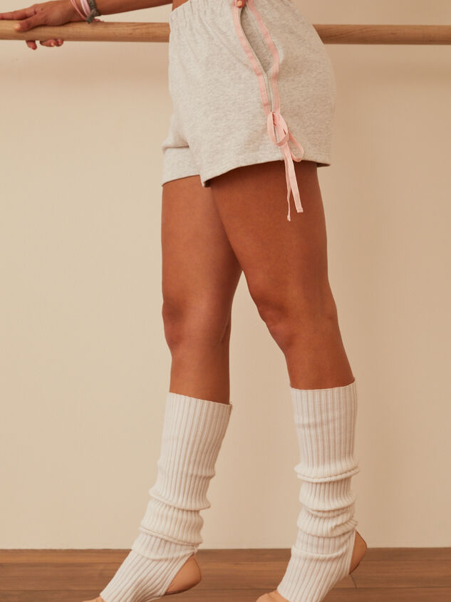 Bold Lines Shorts Detail 4 - TULLABEE