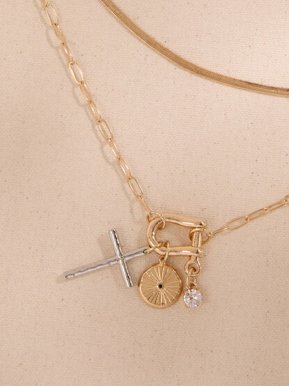 Raegan Mixed Metal Necklace - TULLABEE