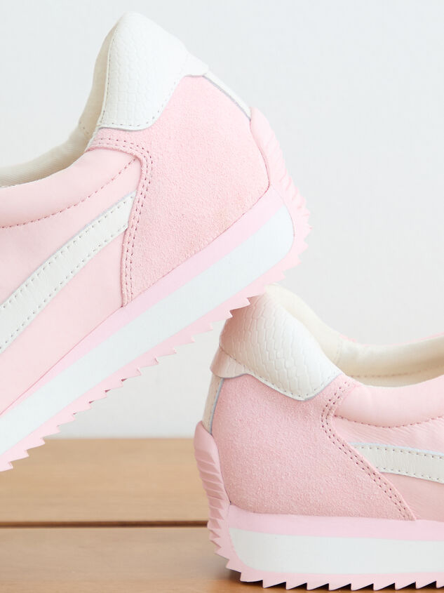 B.ntcd Sneakers By Byrdie Golf x Dolce Vita Detail 3 - TULLABEE