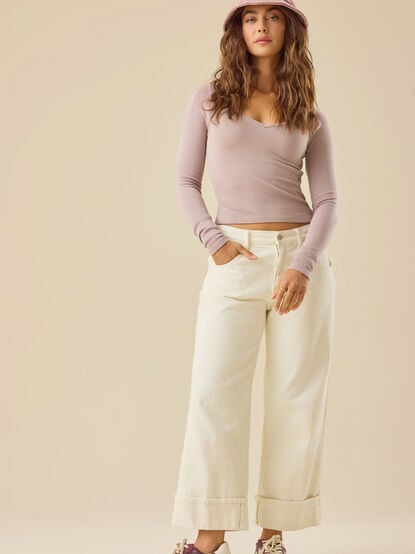 Elowyn Long Sleeve Ribbed Top - TULLABEE